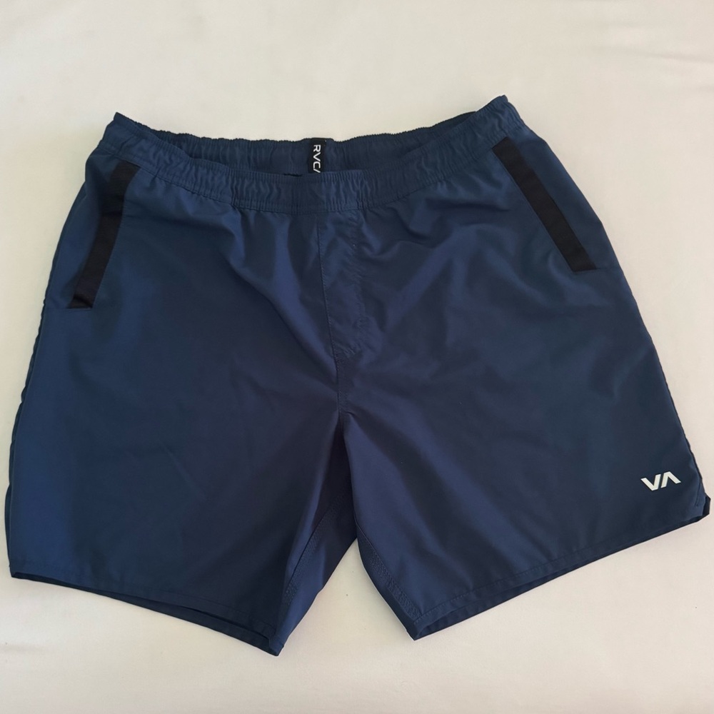 RVCA men's shorts size large. EUC. Navy blue w/black trim.